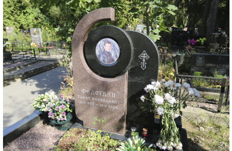 Составной памятник из двух видов гранита — работа №183