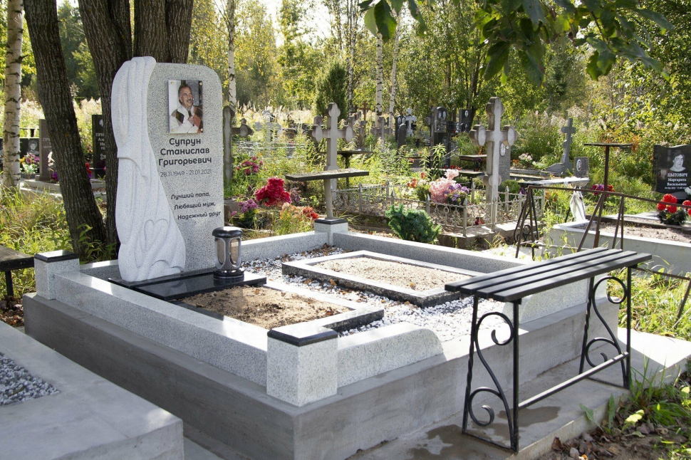 Памятник с резной драпировкой — работа №392